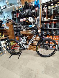 Mondraker Dune R 2025 Custom Media Bosch SX 400wh