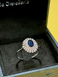 Anello in Oro Bianco 18kt con Diamanti e Zaffiro