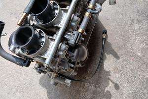 testa e carburatori r6