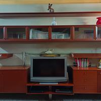 Parete FEG in ciliegio + mobile + mensole