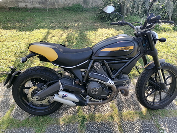 Ducati Scrambrer 800 Full Throttle