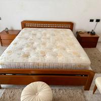 Camera da letto matrimoniale in noce anni 90