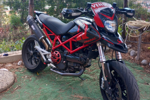 Hipermotard full carbon completa di accessori