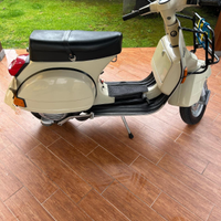 Vespa Piaggio P200E con miscelatore