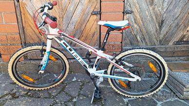 Bici MTB CUBE race 200 Kids