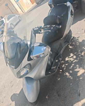 Suzuki Burgman 650