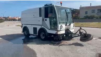 Spazzatrice lavastrade