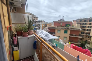 4 LOCALI A GENOVA