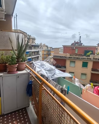 4 LOCALI A GENOVA
