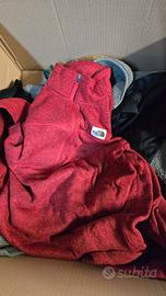 vestiti e scarpe montagna