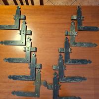 Cardini per porte