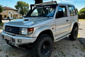MITSUBISHI Pajero v20 2.8 GLS