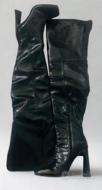 Stivale cuissard in vinile tacco alto