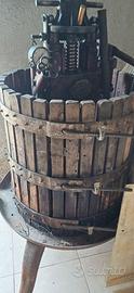 Torchio idraulico per uva