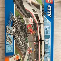 Treno Lego City con binari aggiunti