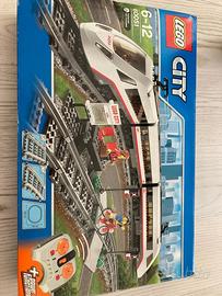 Treno Lego City con binari aggiunti