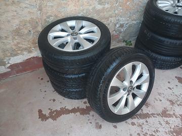 Set 4 Cerchi in Lega Opel Gomme Invernali 