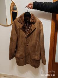 Montone da uomo marrone caldo