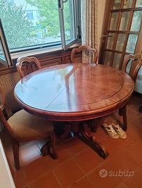 tavola rotonda con 6 sedie