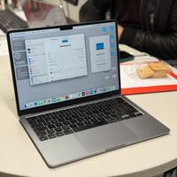 MACBOOK AIR