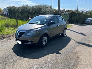 Lancia Ypsilon 0.9 TwinAir 85 CV 5 porte Metano Ec
