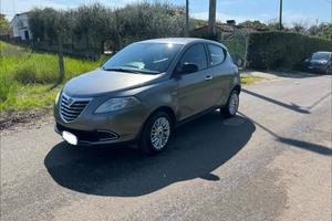 Lancia Ypsilon 0.9 TwinAir 85 CV 5 porte Metano Ec