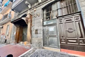 LOCALE COMMERCIALE 240 m² - FRONTE STRADA - VIA AB