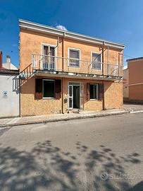 Luminoso trivano con ingresso indipendente