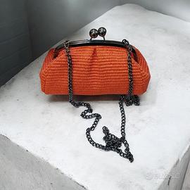 Pochette in Vera Pelle esterno rafia