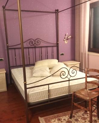 letto matrimoniale con baldacchino 