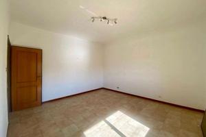 Appartamento quadrivano con cortile e posto auto