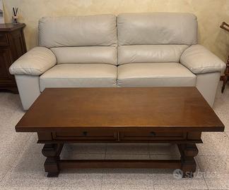 Tavolino in legno massiccio con cassetti