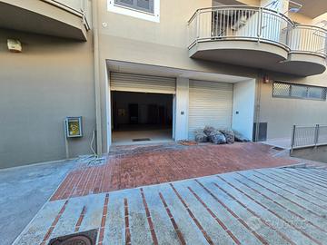 Locale artigianale di 320 mq