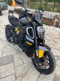 Ducati Diavel V4 1.900 km  Akrapovic accessoriata