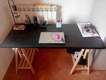 scrivania/tavolo di lavoro pari al nuovo 
