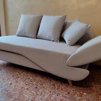 Divano Chaislongue con cassettone
