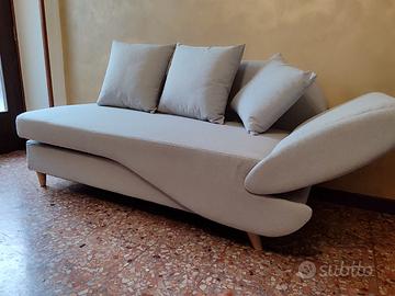 Divano Chaislongue con cassettone