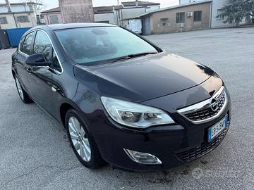 OPEL Astra 1.7 CDTI 110CV 5p Cosmo senza lavoro