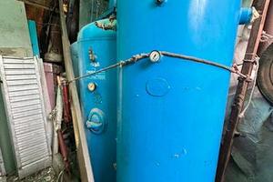 Cisterne vuote serbatoi