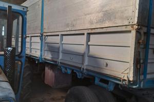 Rimorchio agricolo 3 assi, portata 200 q.li.