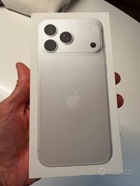 iPhone 18 Pro Max 1TB Argento - NUOVO IMMACOLATO
