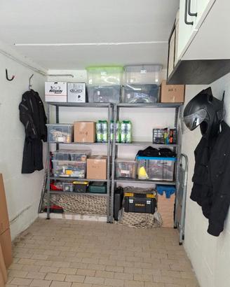 Scaffali in metallo per box o cantina