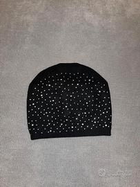 berretto nero con strass