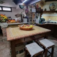 Tavolo in legno massello