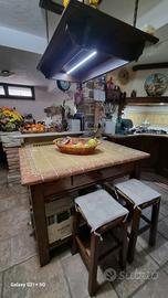 Tavolo in legno massello