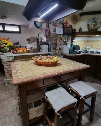 Tavolo in legno massello