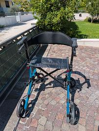 Deambulatore pieghevole con sedile