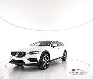 VOLVO V60 Cross Country Mild Hybrid B4 AWD autom