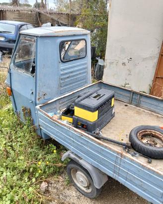 Ape Piaggio 50 cc Furgoncino cassonato.