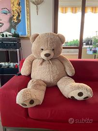 Pelouche orso gigante